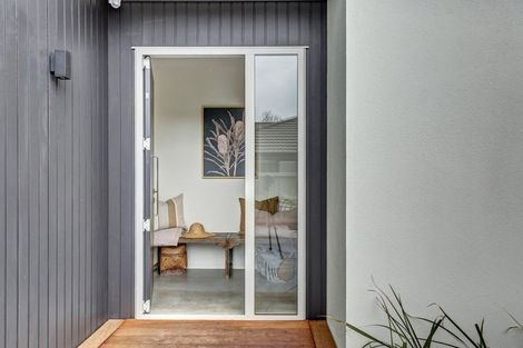 Photo of property in 409 Frankley Road, Ferndale, New Plymouth, 4310