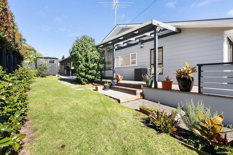Photo of property in 16 Bannerman Road, Morningside, Auckland, 1022
