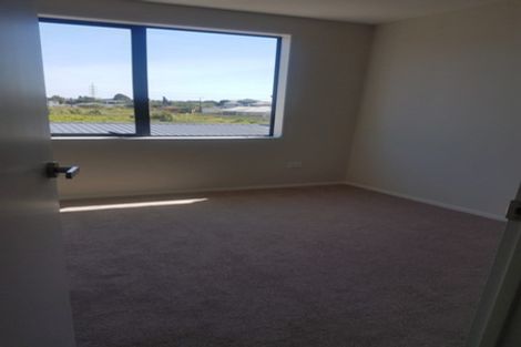 Photo of property in 16b Hollowout Street, Takanini, 2112