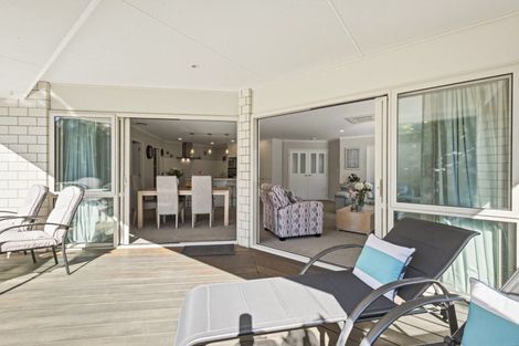 Photo of property in 37 Santa Monica Drive, Papamoa Beach, Papamoa, 3118