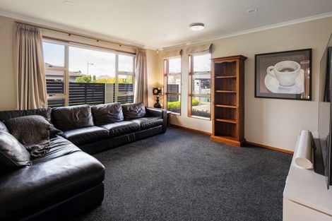 Photo of property in 18 Gibbston Close, Huntington, Hamilton, 3210