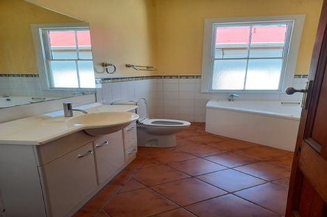 Photo of property in 106 Brougham Street, Mount Victoria, Wellington, 6011