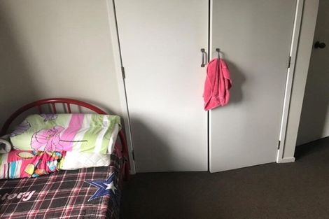 Photo of property in 5 Garner Place, Glenfield, Auckland, 0629