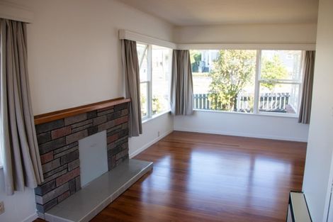 Photo of property in 1/22 Old Lake Road, Narrow Neck, Auckland, 0624