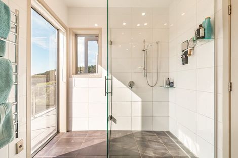 Photo of property in 75b Paremata Haywards Road, Pauatahanui, Porirua, 5381