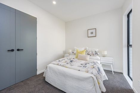 Photo of property in 128 Skulander Crescent, Orewa, 0931