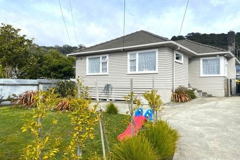 Photo of property in 217 Wellington Road, Wainuiomata, Lower Hutt, 5014