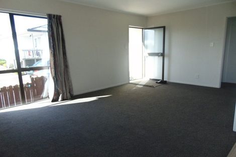 Photo of property in 1/8 Myna Place, Weymouth, Auckland, 2103