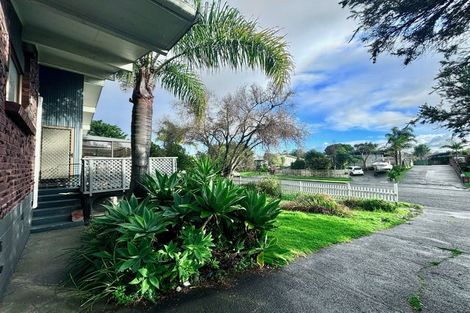 Photo of property in 52 Hope Farm Avenue, Pakuranga Heights, Auckland, 2010