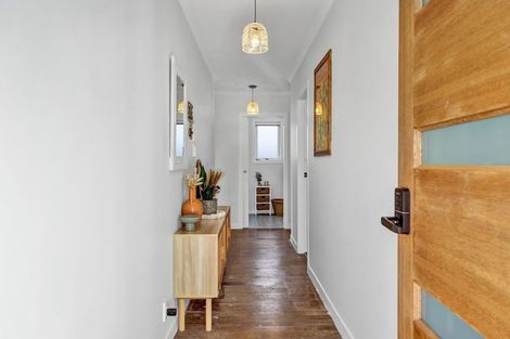 Photo of property in 15 Bone Crescent, Hawera, 4610