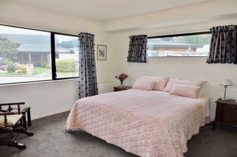 Photo of property in Redwood Village, 28/42 Main Road, Tawa, Wellington, 5028