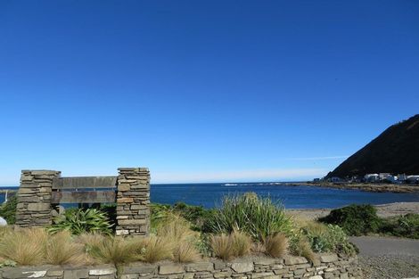 Photo of property in 33 Happy Valley Road, Owhiro Bay, Wellington, 6023