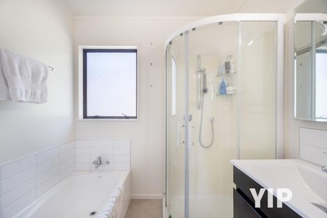 Photo of property in 30 Guadeloupe Crescent, Grenada Village, Wellington, 6037