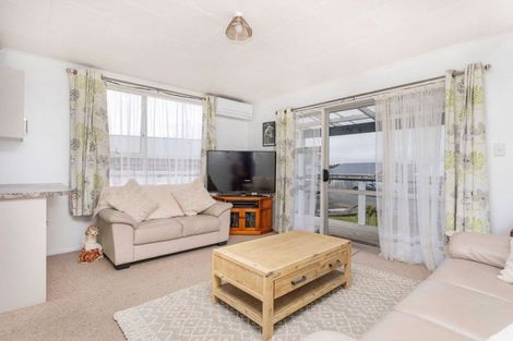 Photo of property in 8 Mccallum Street, Dannevirke, 4930