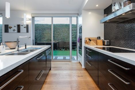 Photo of property in 19 Muritai Road, Milford, Auckland, 0620