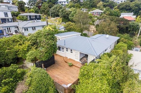 Photo of property in 17 Kiriwai Road, Paremata, Porirua, 5024