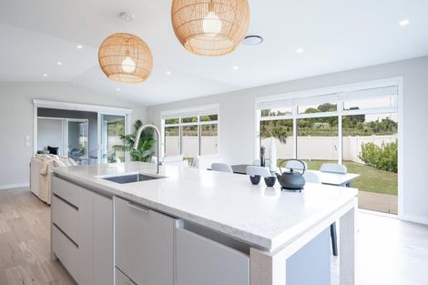 Photo of property in 72 Les Wakefield Road, Mapua, 7005