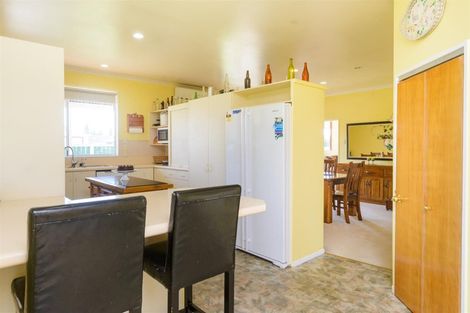 Photo of property in 20 Ross Street, Marton, 4710