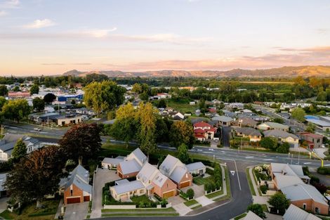 Photo of property in 3 Le Quesnoy Place, Cambridge, 3434