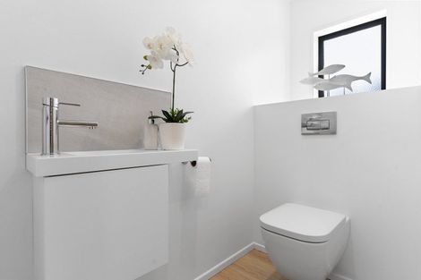 Photo of property in 111 Dickson Road, Papamoa Beach, Papamoa, 3118