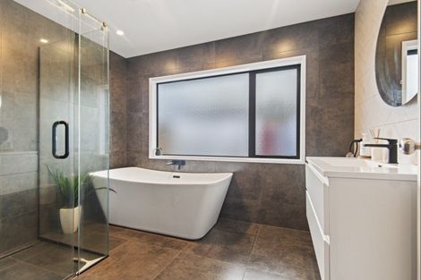 Photo of property in 9 Walnut Grove, Kelvin Grove, Palmerston North, 4414