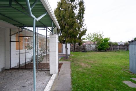 Photo of property in 98 Prestons Road, Redwood, Christchurch, 8051