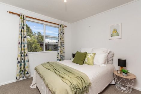 Photo of property in 8 Fitzpatrick Street, Newlands, Wellington, 6037