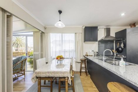 Photo of property in 34 Marvon Downs Avenue, Pakuranga Heights, Auckland, 2010