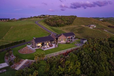 Photo of property in 13 Washer Road, Omata, New Plymouth, 4374