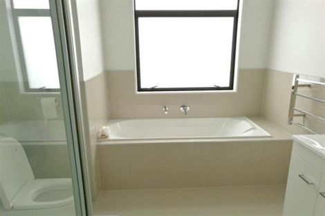 Photo of property in 71 Battalion Drive, Papakura, 2110