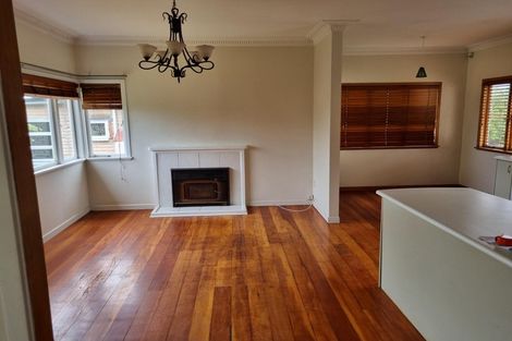 Photo of property in 8 Hastie Avenue, Mangere Bridge, Auckland, 2022