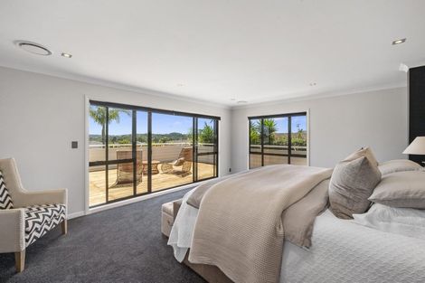 Photo of property in 12a Wainoni Heights, Greenhithe, Auckland, 0632