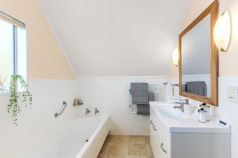 Photo of property in 1 Anaheim Place, Churton Park, Wellington, 6037