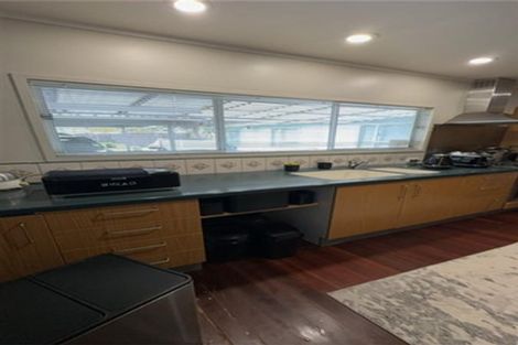 Photo of property in 242 Whitney Street, Blockhouse Bay, Auckland, 0600