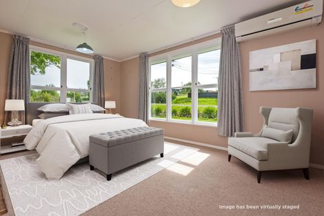 Photo of property in 1 Ingham Street, Halcombe, Feilding, 4779