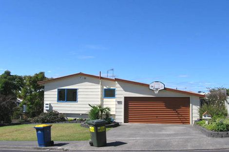 Photo of property in 10 Jumento Place, Unsworth Heights, Auckland, 0632