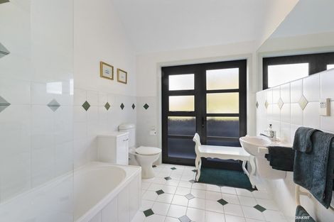 Photo of property in 5e Raroa Road, Kelburn, Wellington, 6012