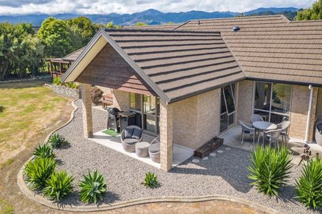 Photo of property in 38 Saint Laurent Way, Ohau, Levin, 5570