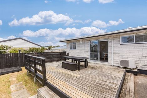 Photo of property in 41 Cleat Street, Whitby, Porirua, 5024