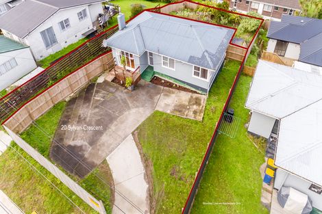 Photo of property in 20 Sylvan Crescent, Te Atatu South, Auckland, 0610