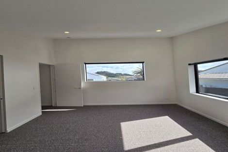 Photo of property in 4 Queensway, Three Kings, Auckland, 1024