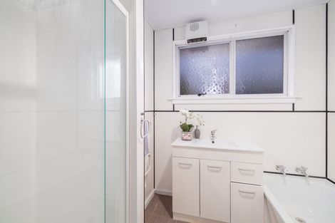 Photo of property in 21 Inwoods Road, Parklands, Christchurch, 8083