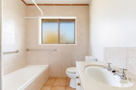 Photo of property in 2/4173a Great North Road, Glen Eden, Auckland, 0602