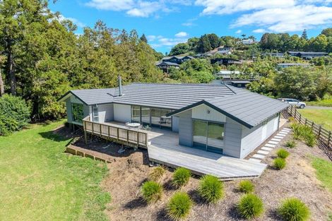 Photo of property in 11 Mandeno Drive, Kerikeri, 0230