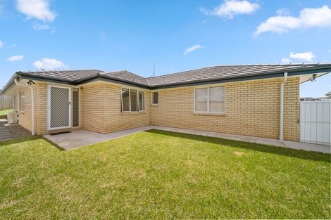 Photo of property in 12 Regis Park Drive, Pukekohe, 2120
