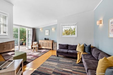 Photo of property in 14 Garfield Street, Brooklyn, Wellington, 6021