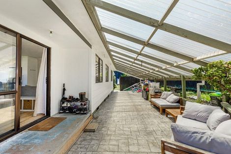 Photo of property in 46 Lavelle Road, Henderson, Auckland, 0612