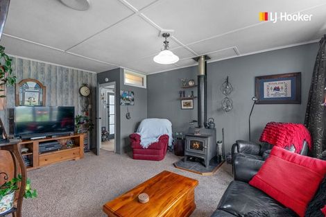 Photo of property in 10 Burgess Street, Green Island, Dunedin, 9018
