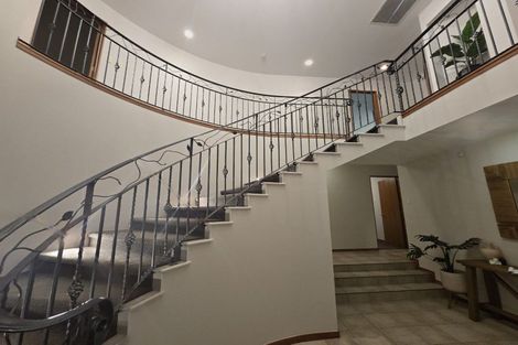 Photo of property in 33 Ruapehu Drive, Fitzherbert, Palmerston North, 4410