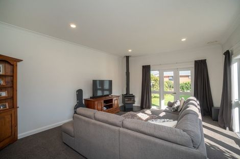 Photo of property in 12 Phoenix Avenue, Hokowhitu, Palmerston North, 4410